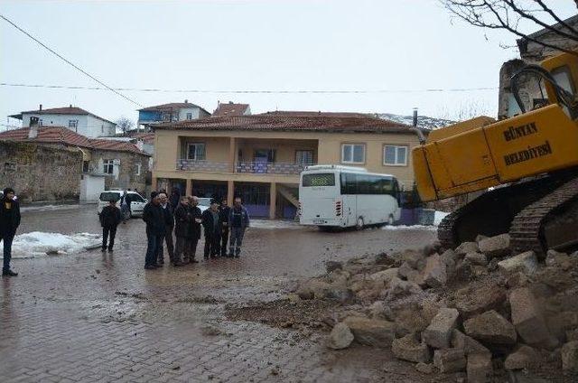 Bünyan Belediyesi Bütün Metruk Binaları Yıkıyor