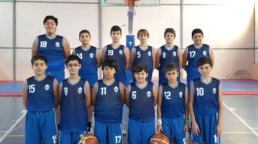 Fo&ccedil;a&rsquo;nın K&uuml;&ccedil;&uuml;k Basketbolcuları İlk Galibiyetini Aldı