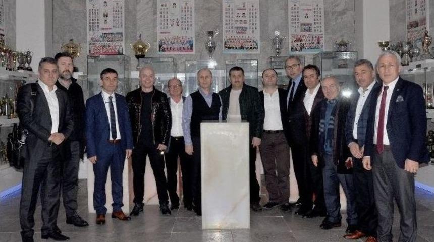 Muharrem Usta Ve Y&ouml;netim Kurulu Trabzonspor M&uuml;zesini Ziyaret Etti