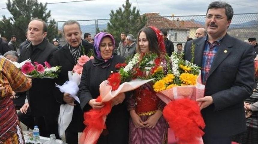 Futbol Federasyonu&rsquo;ndan Yavaşlar K&ouml;y&uuml;ne Halı Saha