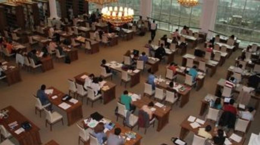 &Ccedil;om&uuml; K&uuml;t&uuml;phanesi&rsquo;ne Bir Ayda 30 Bin Kitap Alındı