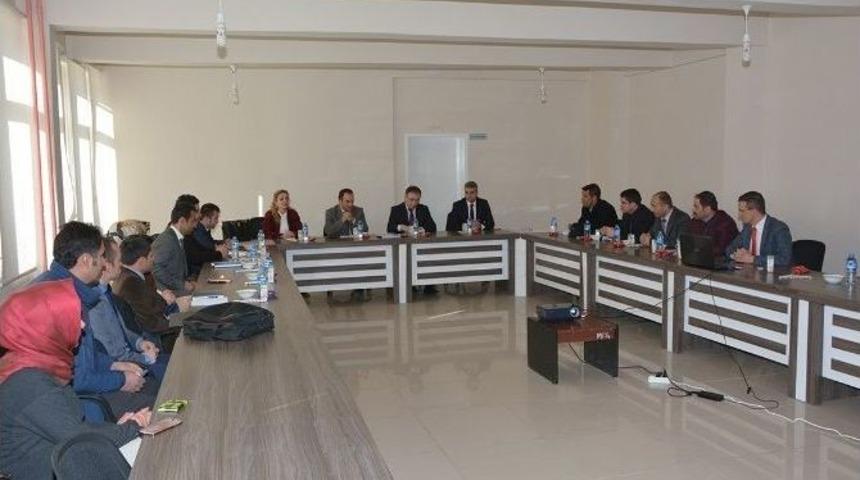 Başarılı Okul M&uuml;d&uuml;r&uuml; Ve &Ouml;ğretmenlere Başarı Belgesi