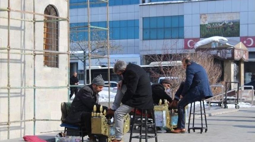 Erzurum’da Sıcak Hava Vatandaşları Şaşırttı
