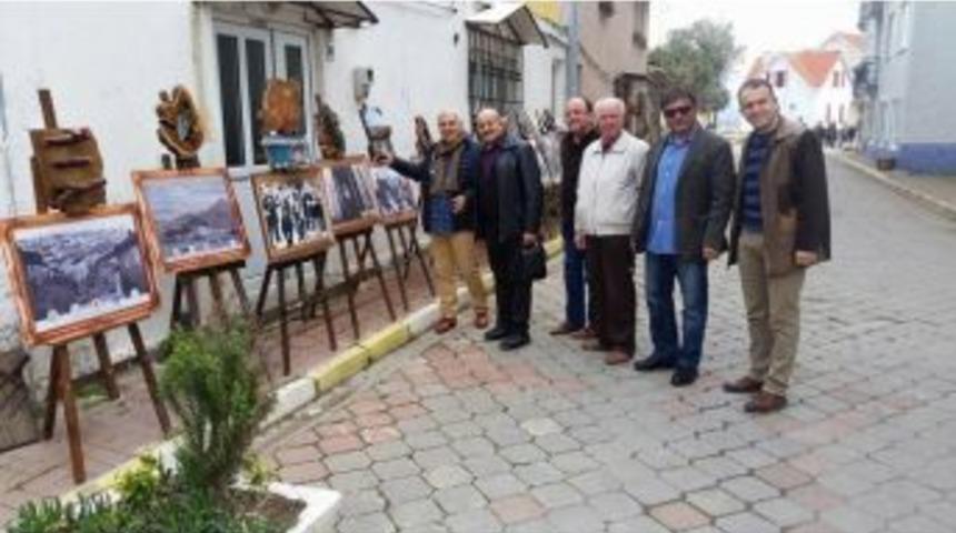 M&uuml;badillerden Anlamlı Sergi