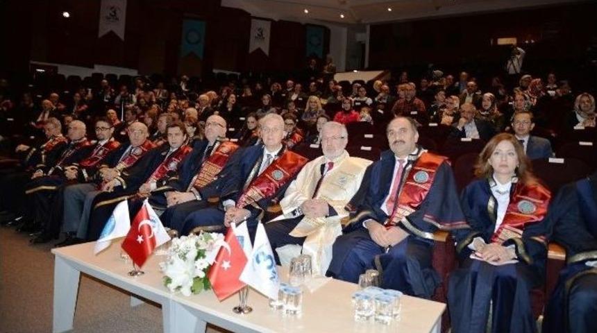 Uludağ &Uuml;niversitesi&rsquo;nde Mezuniyet Coşkusu
