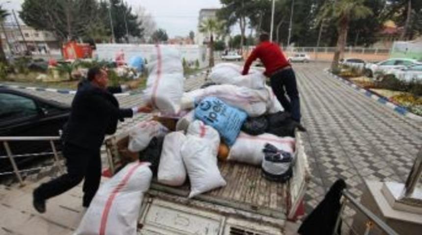 D&uuml;zi&ccedil;i&rsquo;nden Suriyeliler İ&ccedil;in Toplanan Yardımlar Teslim Edildi