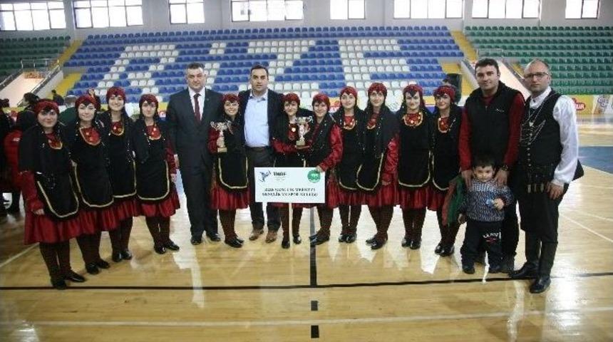 Rize&rsquo;de Halk Oyunları İl Birinciliği Sona Erdi
