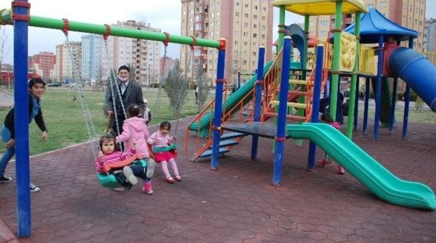&Ccedil;ocuk Oyun Alanları Ve Y&uuml;r&uuml;y&uuml;ş Yollarına 5000 M2 D&ouml;kme Tartan Pist Yaptırılacak