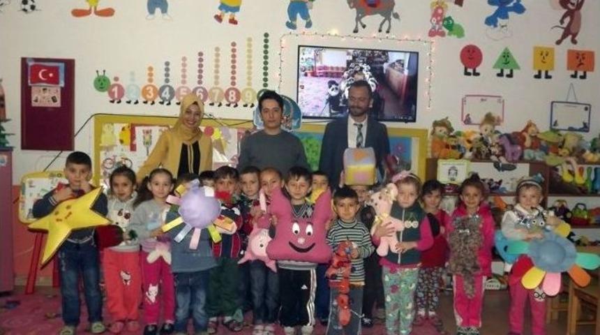 Bir Oyuncak Bin Mutluluk