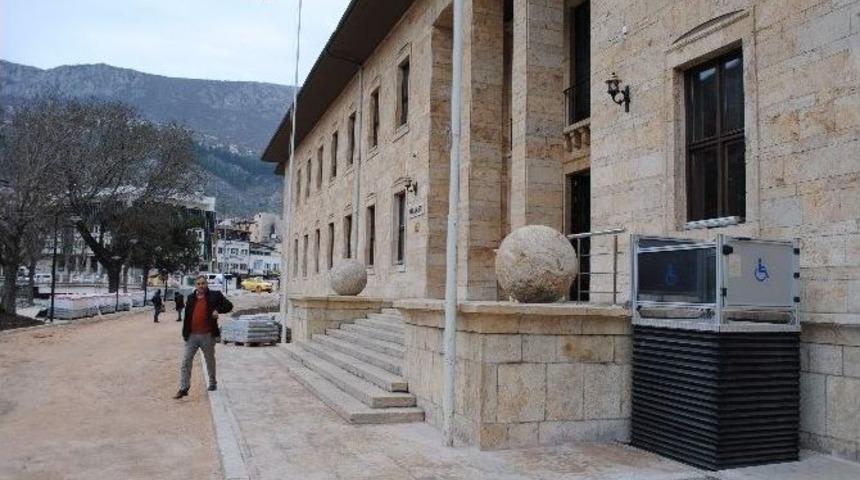 Amasya H&uuml;k&uuml;met Konağı&rsquo;na Engelli Asans&ouml;r&uuml; Yapıldı