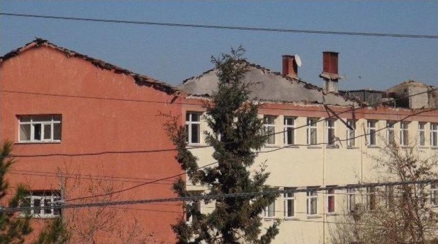 Ter&ouml;ristlerin Yaktığı Okullar Kullanılamaz Hale Geldi