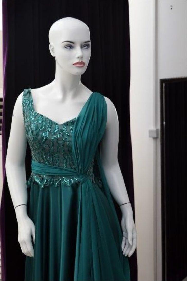 Ak Parti Milletvekili Gökçen Enç, Tbmm’ye 80 Tl’lik Kıyafetle Gidecek G5