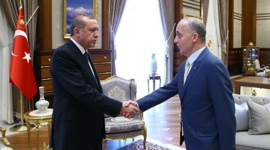 Cumhurbaşkanı Erdoğan, T&uuml;rk-iş Genel Başkanı Atalay&rsquo;ı Kabul Etti