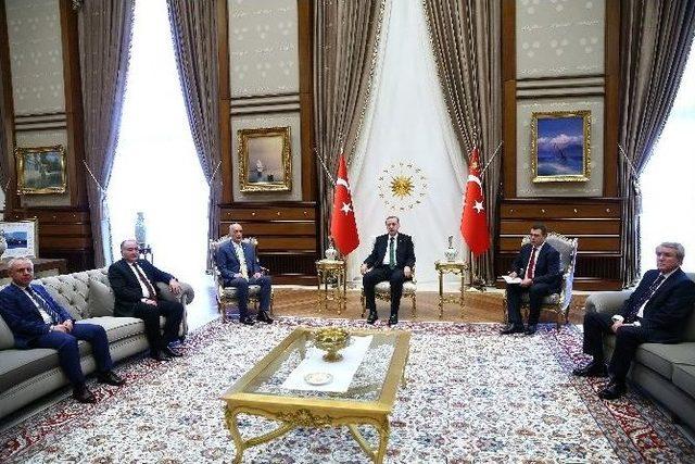 Cumhurbaşkanı Erdoğan, Türk-iş Genel Başkanı Atalay’ı Kabul Etti