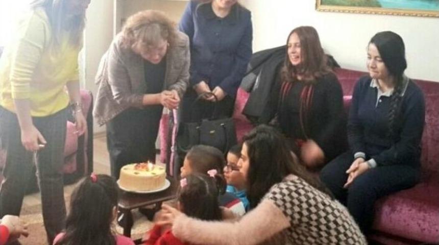 G&uuml;l D&uuml;zg&uuml;n&rsquo;den &Ccedil;ocuk Evleri Ziyareti