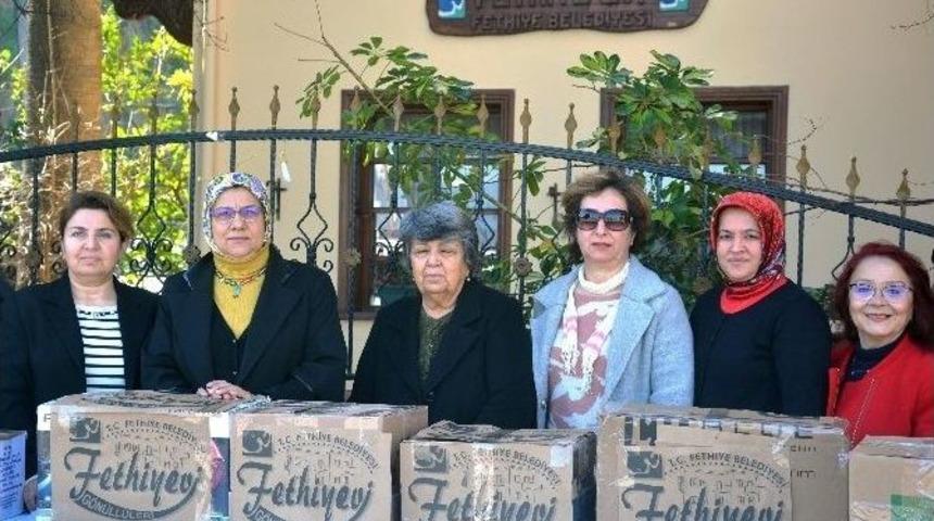 Fethiyeli Analar, G&uuml;venlik G&uuml;&ccedil;lerine Dualarla Hazırlanan Yiyecekler G&ouml;nderildi