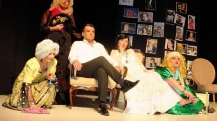 Yardım İ&ccedil;in Sahne Aldılar