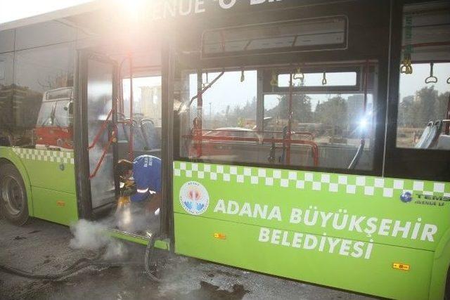 Büyükşehir, Otobüsleri Dezenfekte Ediyor