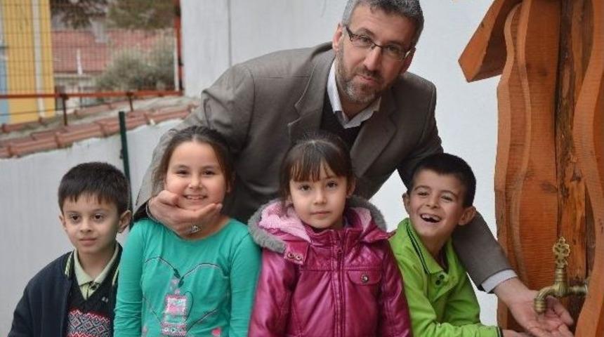 Başkan G&uuml;ler&rsquo;in Miniklerle Samimiyeti