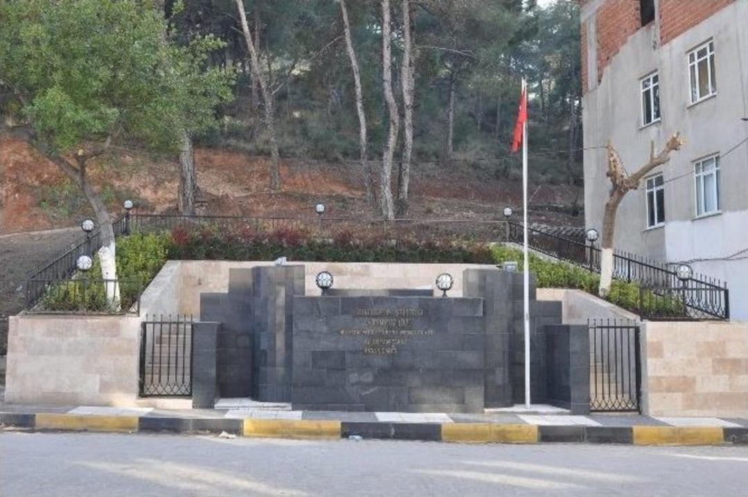 Kahramanlara Yakışır Anıt Mezar