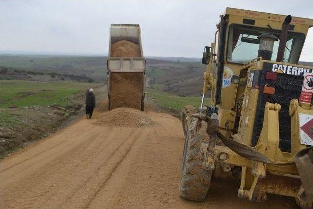 Büyükşehir’in Kırsalda Yol Çalışmaları Devam Ediyor