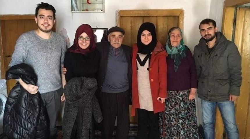 Ak Parti Gen&ccedil;liği Yaşlı Ve Kimsesizleri Ziyaret Etti