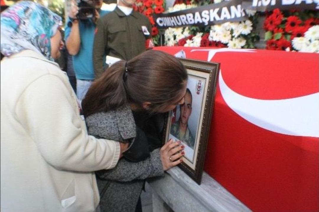 Şehit Nişanlıya Son Bakış