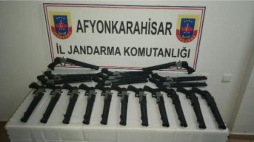 Afyonkarahisar&rsquo;da 20 Adet Ruhsatsız Av T&uuml;feği Ele Ge&ccedil;irildi