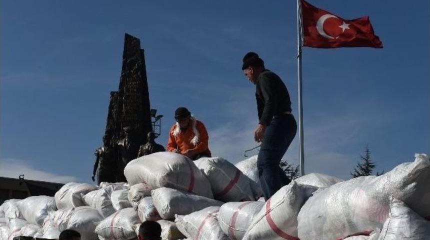 Uşak&rsquo;tan Bayırbucak İ&ccedil;in Uşak&rsquo;tan Rekor Yardım