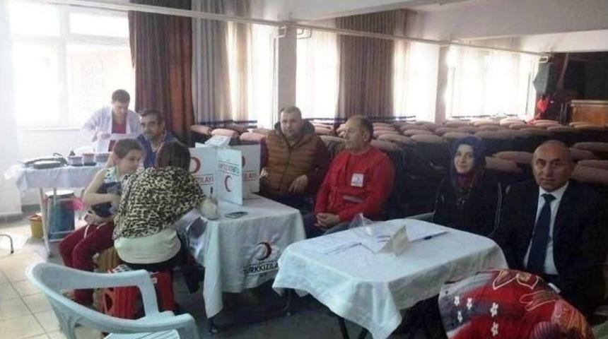 Veliler, Kızılay&rsquo;a Kan Bağışı Yaptı