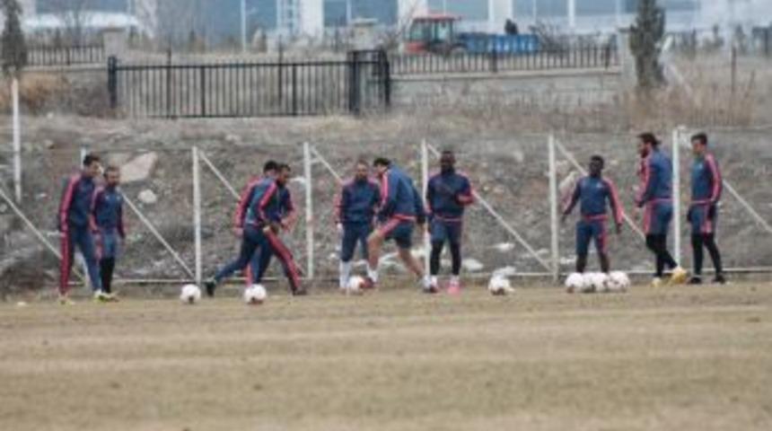 Yeni Malatyaspor&rsquo;da Elazığspor Ma&ccedil;ı Hazırlıkları Moralli Başladı