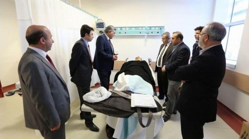 Harran &Uuml;niversitesi Tıp Fak&uuml;ltesi Hasta Kabul&uuml;ne Başladı