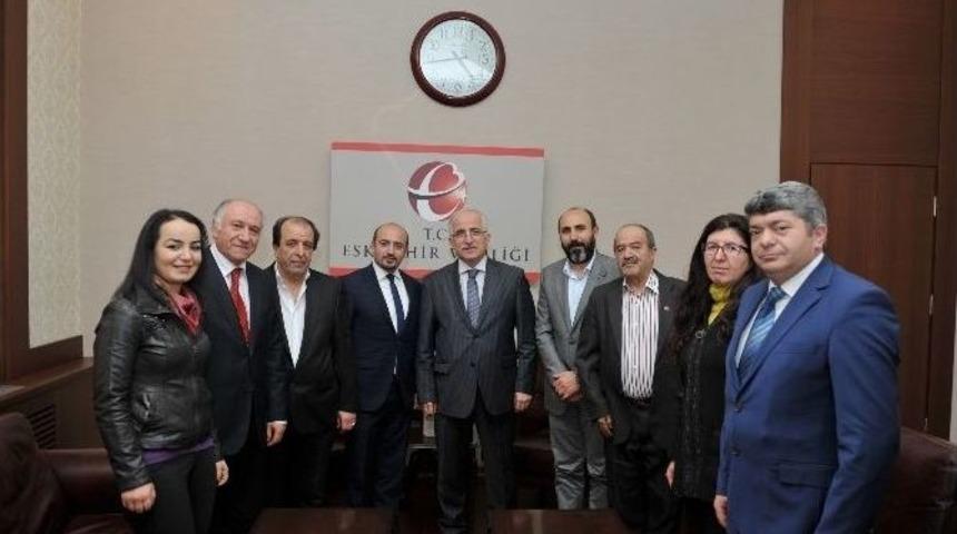 Eskişehir Hacı Bektaş Veli K&uuml;lt&uuml;r Ve Sosyal Yardımlaşma Derneği&rsquo;nin Yeni Y&ouml;neticileri Vali Tuna&rsquo;yı Ziyaret Etti