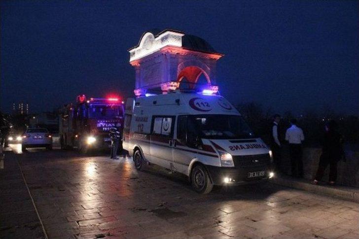 Meriç Nehri’nde Mahsur Kalan Genç, Kurtarılmamak İçin 4 Saat Direndi G2