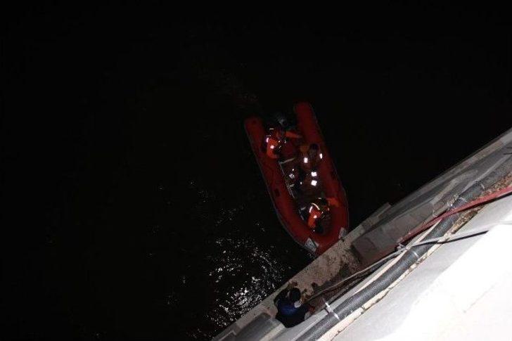 Meriç Nehri’nde Mahsur Kalan Genç, Kurtarılmamak İçin 4 Saat Direndi G3