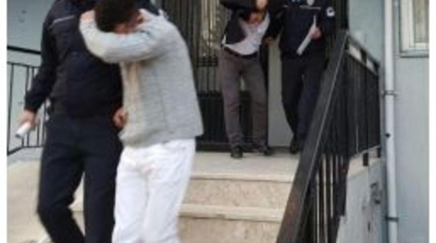 Antalya&rsquo;da Uyuşturucuya &Uuml;&ccedil; Tutuklama