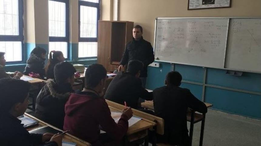 M&uuml;d&uuml;r Kayretli&rsquo;den Okul Ziyareti