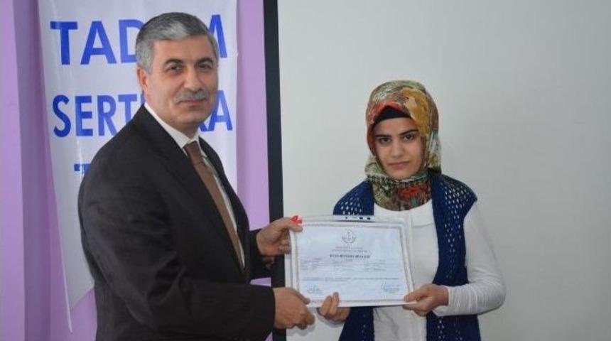 Tadem Kursiyerleri Sertifikalarını Aldı