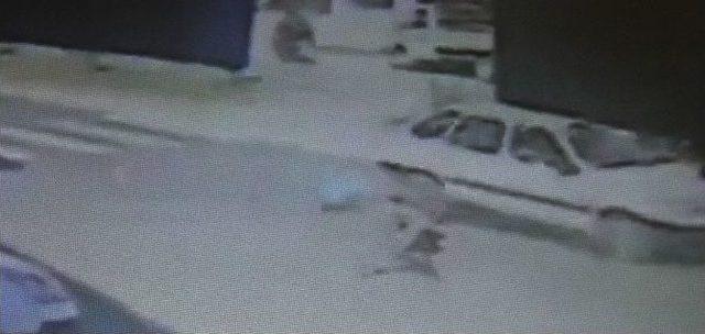 Suriyeli Kız Çocuğunun Öldüğü Kaza Kamerada 1