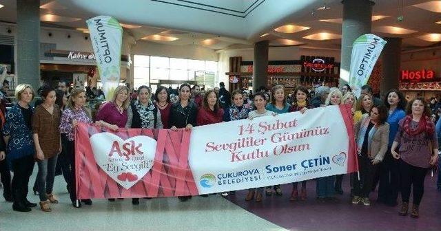 Sevgililer Günü’nde ‘flash Mob’ Sürprizi