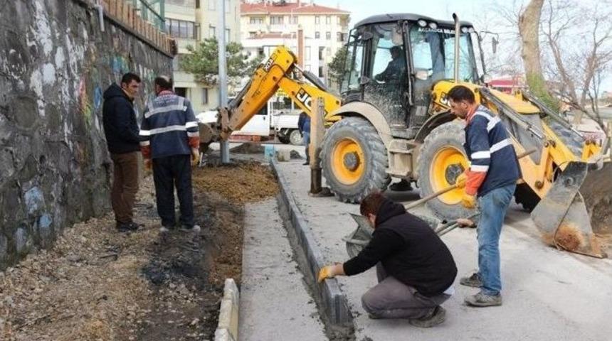 Bord&uuml;r Ve Kaldırım &Ccedil;alışmalarına Ağırlık Verildi