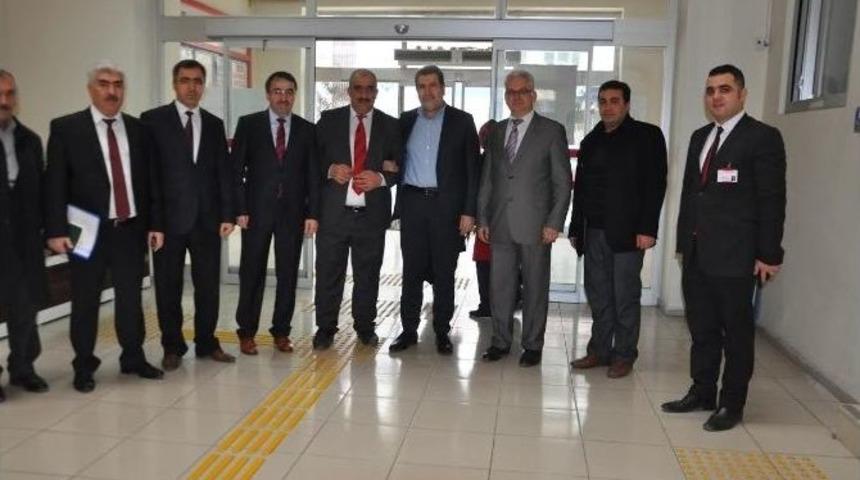 Milletvekili Yaşar, Sağlık M&uuml;d&uuml;rleriyle Bir Araya Geldi