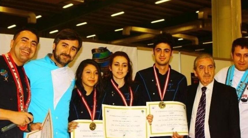 &Uuml;niversiteli Aş&ccedil;ılar Başarıya Doymuyor