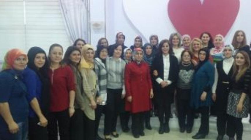 Ak Parti&rsquo;den Sosyal Projeye Destek