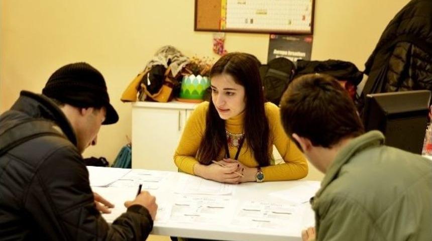 Tepebaşı Gen&ccedil;lik Merkezlerindeki Eğitimlerden 2 Bin 651 Kişi Faydalandı