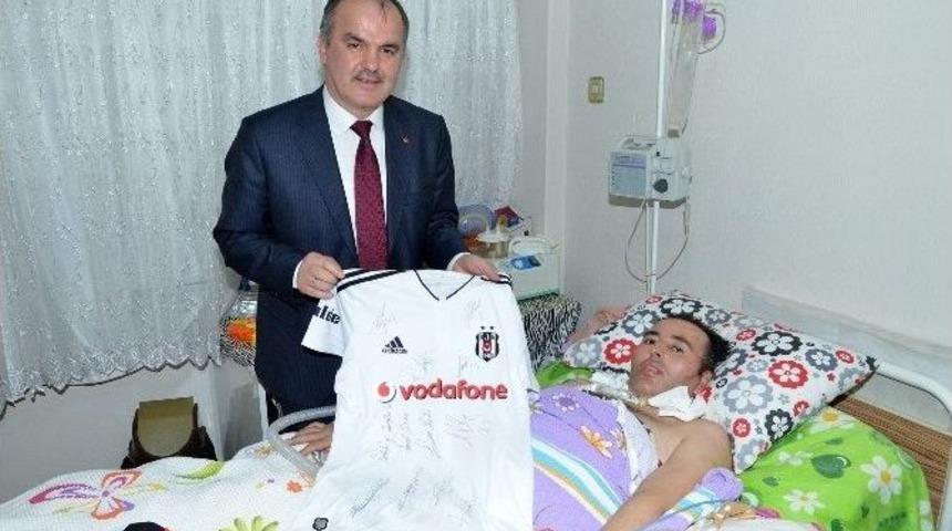 Als Hastasına Beşiktaş Formalı Destek