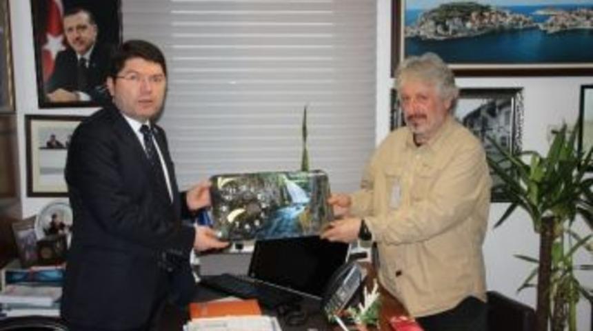 Fotoğraf Sanat&ccedil;ısından Milletvekili Tun&ccedil;&rsquo;a Ziyaret