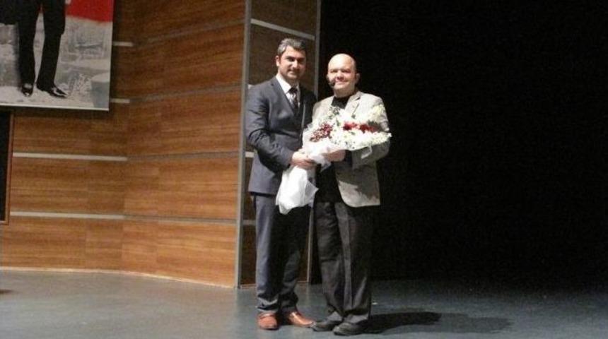 Taha Uğurluel: “ıı. Abdülhamid’e Çamur Atanlar, Eserlerine Baksın”