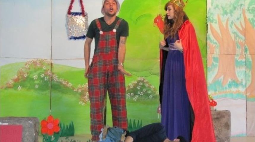 &Ouml;ğrencilere &rsquo;yalancı Afacan&rsquo; Konulu &Ccedil;ocuk Oyunu