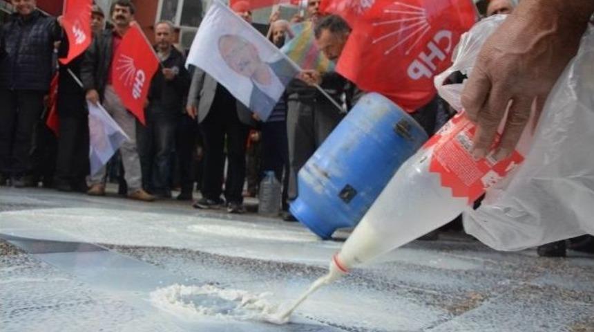 Kilolarca S&uuml;t&uuml; Sokağa D&ouml;kt&uuml;ler